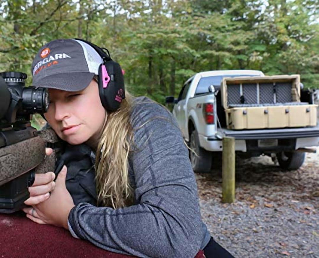 walkers-razor-slim-ultra-low-profile-compact-design-adjustable-range-shooting-hunting-hearing-protection-electronic-earmuffs-black-w-pink-accent-4.jpeg